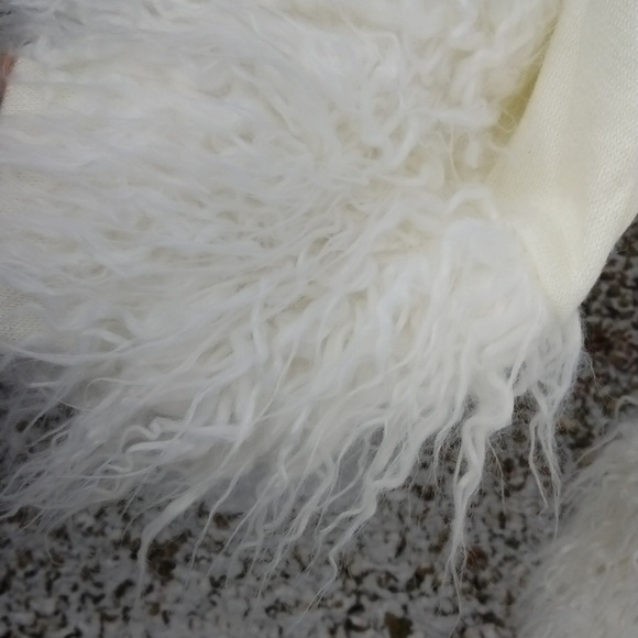 NWOT Mod|x Knit Long Sleeve Scoop Neck Faux Fur Trim Sweater Sz S, Quiet Luxury - Picture 4 of 9